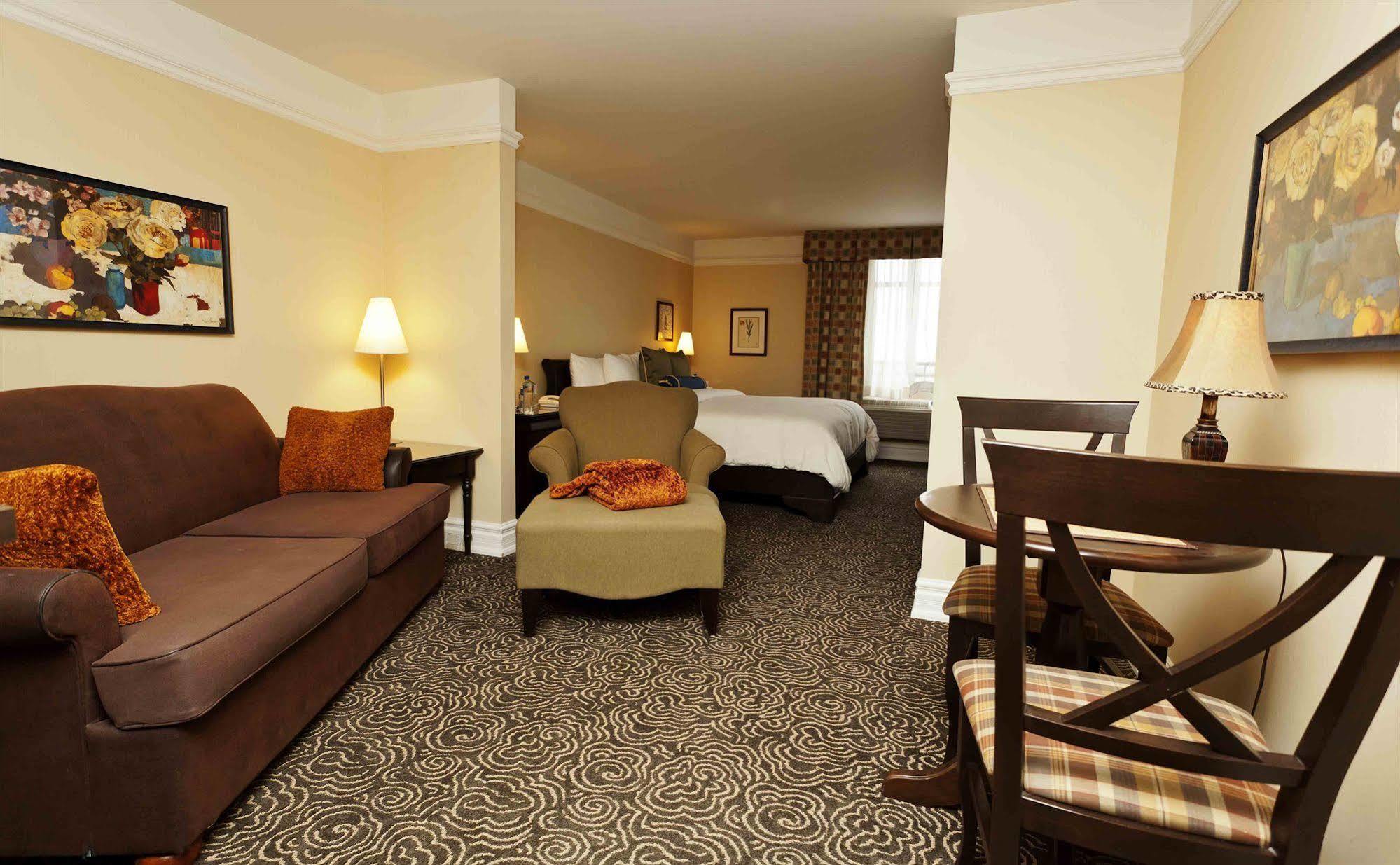 Le St-Martin Hotel & Suites 라발 외부 사진